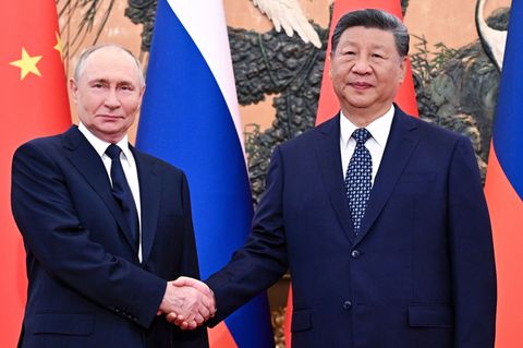 Russlands Präsident Putin will nach dem Gipfel noch eine Militärparade in Peking besuchen. Foto: Sergei Bobylev/Pool Sputnik Kre