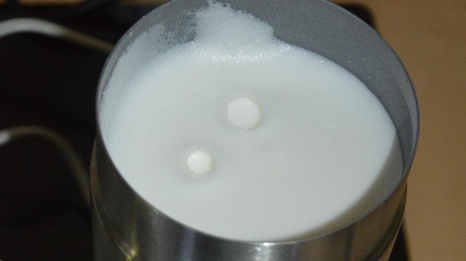Milchschaum Tchibo Milchaufschäumer Detailansicht Milchschaum Tchibo Milchaufschäumer