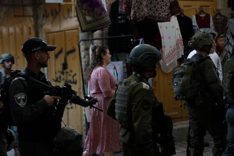 Israelische Soldaten in Hebron. (Archivbild) Foto: Mamoun Wazwaz/APA Images via ZUMA Press Wire/dpa