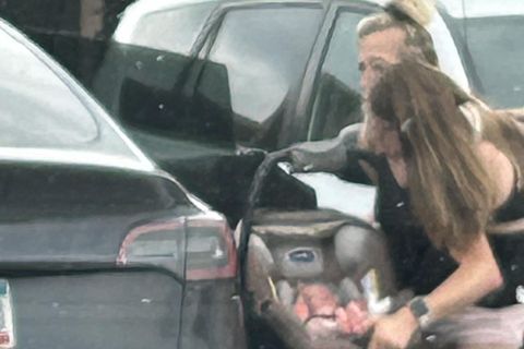 Die siamesischen Zwillinge Abby und Brittany Hensel sind mit Baby unterwegs