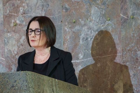 Die russische Historikerin Irina Scherbakowa wird bei der Eröffnung einer Ausstellung im Landtag Brandenburg über die Menschenre