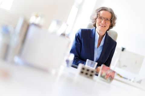 Nordrhein-Westfalens Bauministerin Ina Scharrenbach (CDU) kehrt nach ersten Erfolgen ihrer Krebsbehandlung zurück auf das öffent