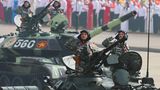 Hanoi, Vietnam. Mit einer Militärparade feiert die Hauptstadt den 80. Jahrestag der Unabhängigkeit, die hart erkämpft wurde. Nach Ausrufung der kommunistischen Republik im Norden des Landes unter Hồ Chí Minh 1945  warfen die Vietnamesen erst Frankreich aus dem Land und später die US-Amerikaner – da ist ein gewisser Stolz dabei am Unabhängigkeitstag