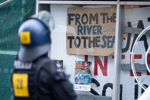 Eigentümerin des Gebäudes ist die Stadt Frankfurt. Foto: Boris Roessler/dpa