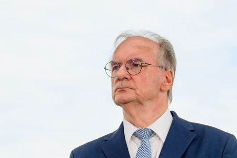 Ministerpräsident Reiner Haseloff (CDU) setzt auf eine schnelle Umsetzung der Infrastrukturprojekte. (Archivbild) Foto: Klaus-Di