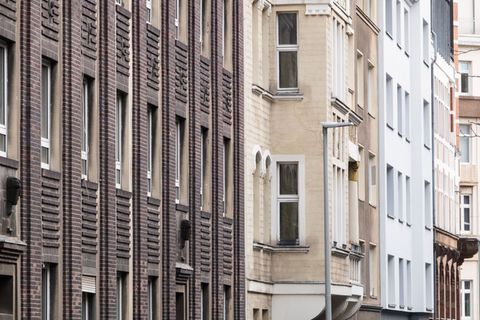 Die Mietpreisbremse soll Mieter in 57 niedersächsischen Kommunen bis 2029 entlasten. (Archivbild) Foto: Marco Rauch/dpa