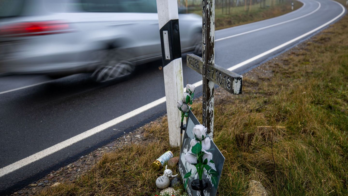 Im Landkreis Celle ist ein tödlicher Unfall passiert. (Symbolbild) Foto: Jens Büttner/dpa Im Landkreis Celle ist ein tödlicher Unfall passiert. (Symbolbild) Foto: Jens Büttner/dpa