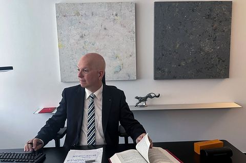 Der Landesdatenschutzbeauftragte Dieter Kugelmann ist offen für Pilotprojekte mit Videokameras. (Archivbild) Foto: Ira Schaible/