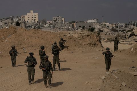 Nach fast zwei Jahren Krieg sind viele israelische Soldaten erschöpft. (Archivbild) Foto: Leo Correa/AP/dpa