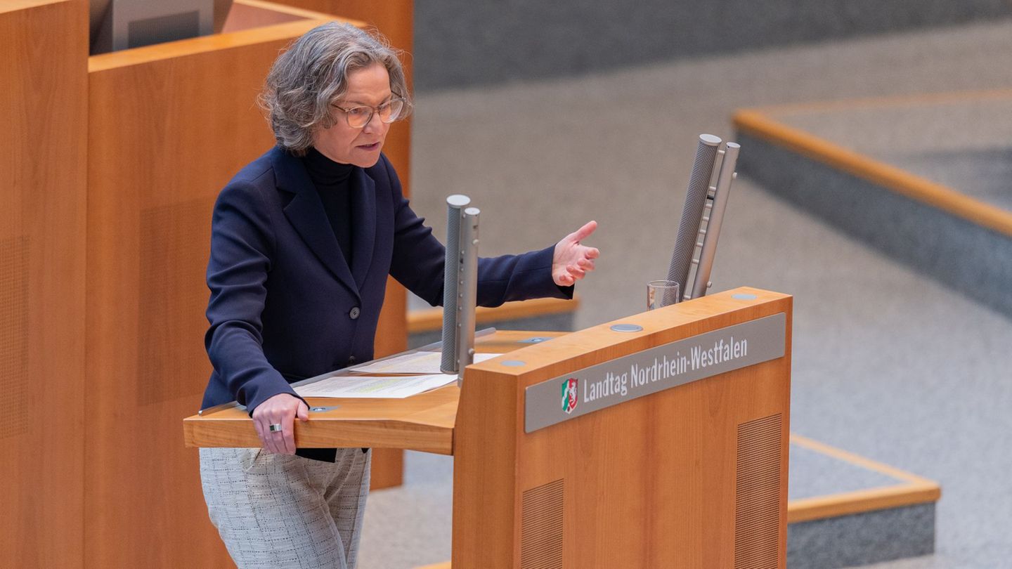 Kommunalministerin Ina Scharrenbach möchte den Kommunen deutlich mehr Geld zukommen lassen. (Archivfoto) Foto: Rolf Vennenbernd/