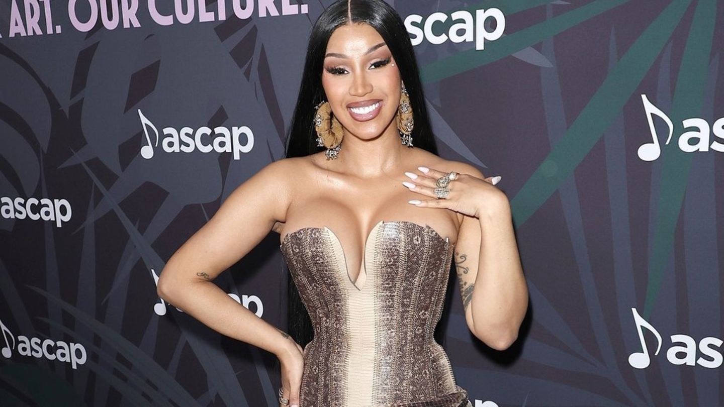 Cardi B: rapper celebrates success in the millions