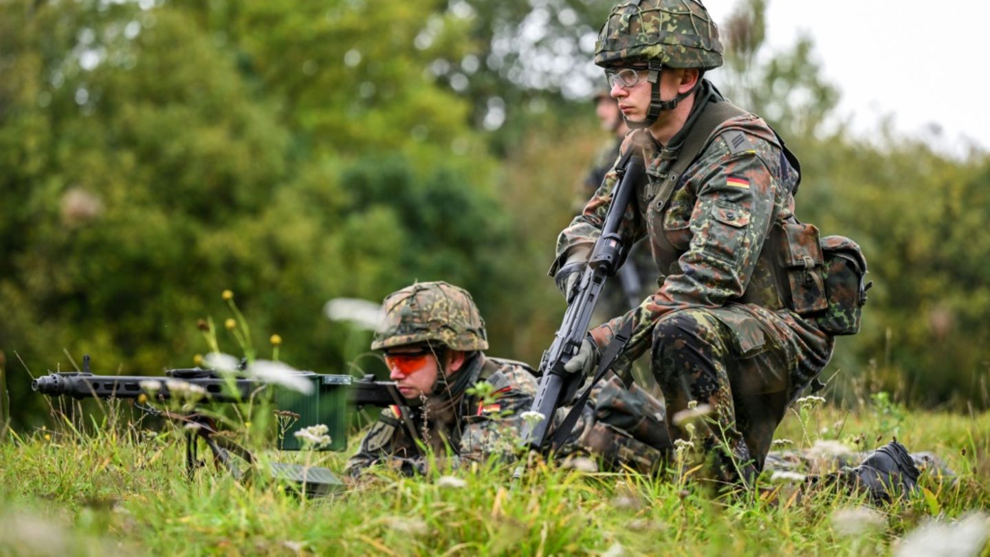 Soldaten bei Übung