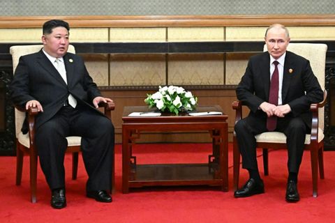 Wladimir Putin und Kim Jong Un in Peking