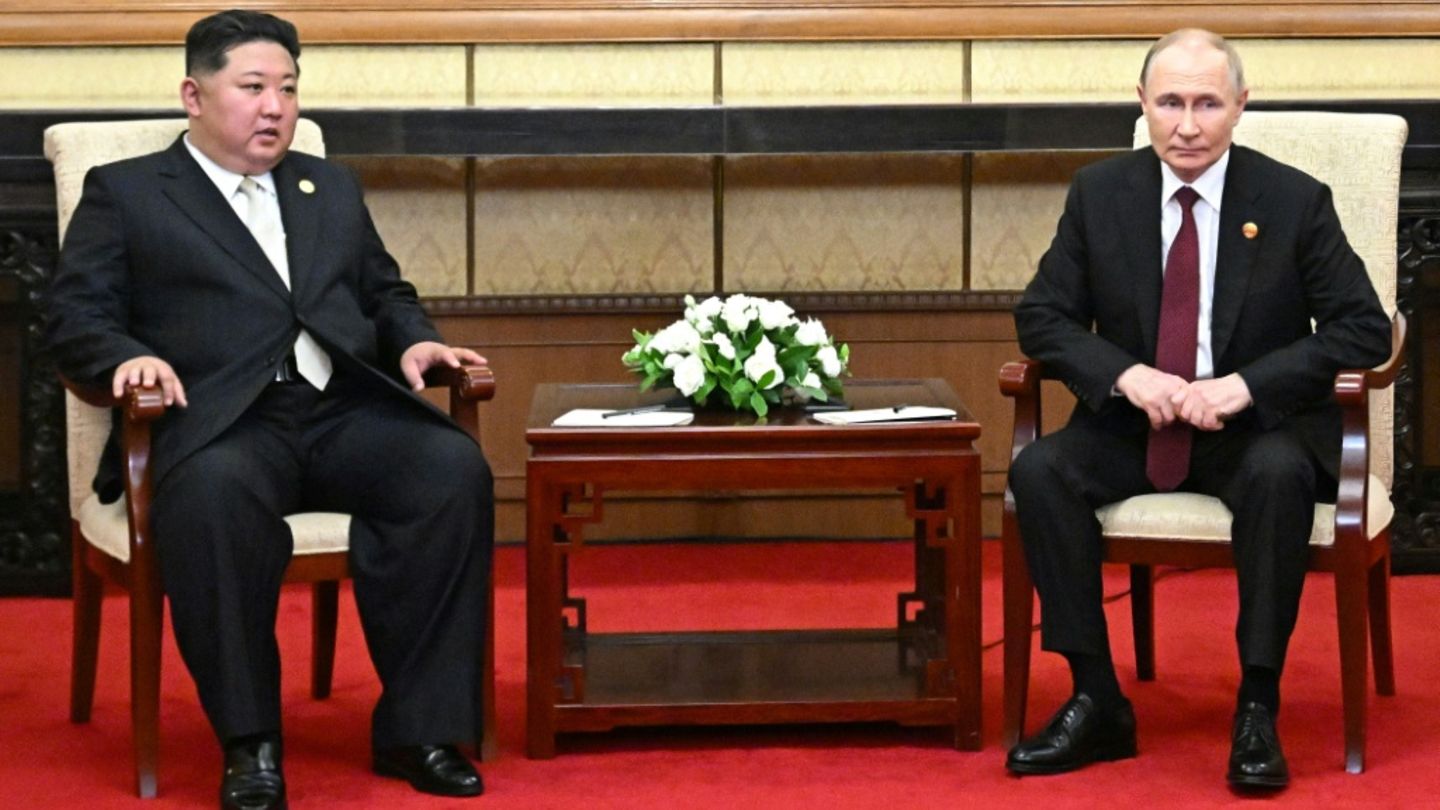 Wladimir Putin und Kim Jong Un in Peking