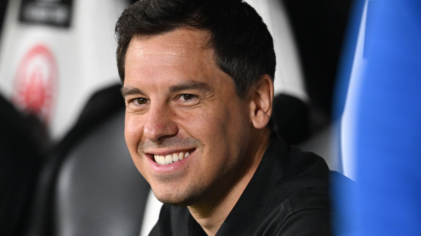 Eintracht-Sportdirektor Timmo Hardung ist von der Qualität der Mannschaft überzeugt. Foto: Arne Dedert/dpa