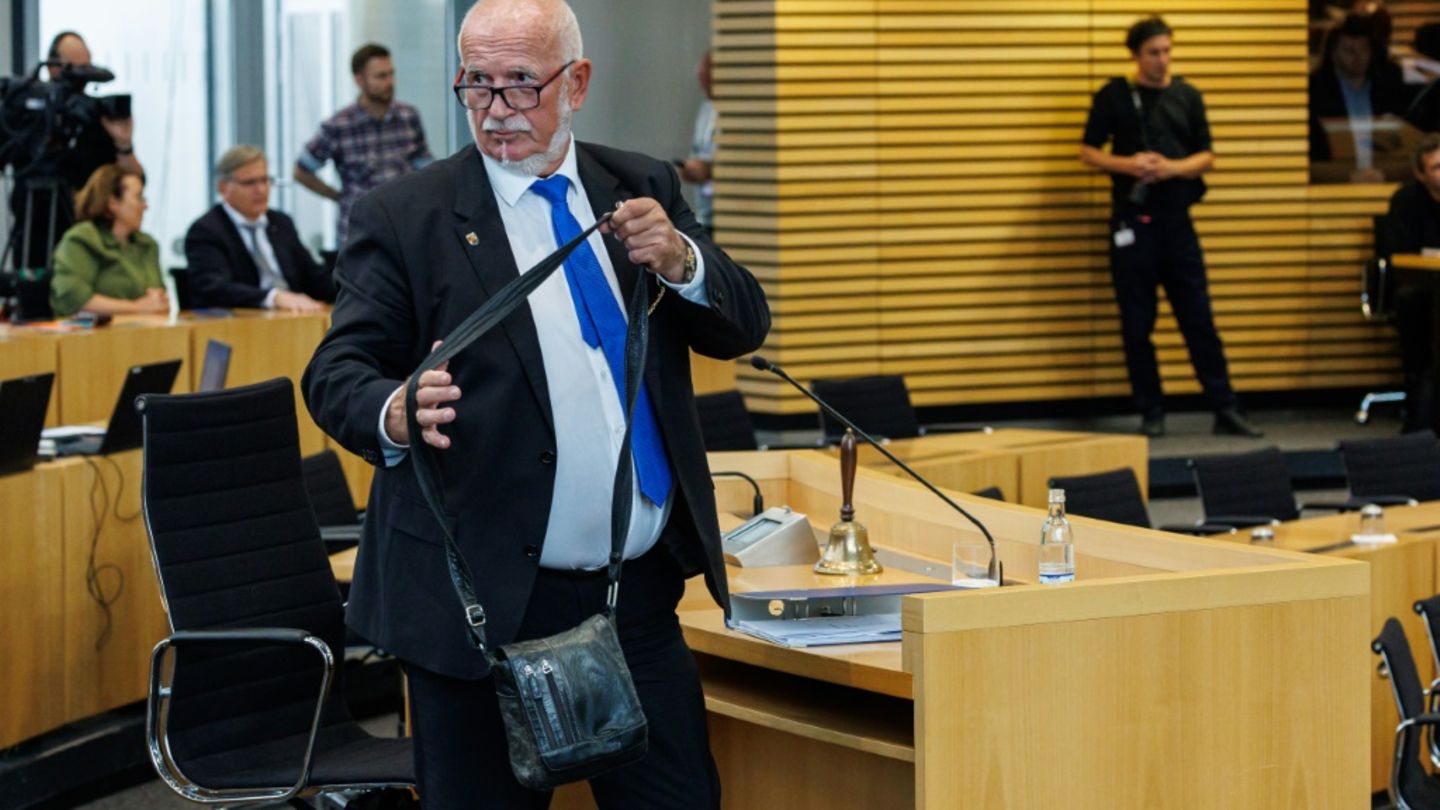 Jürgen Treutler bei kosntituierender Landtagssitzung