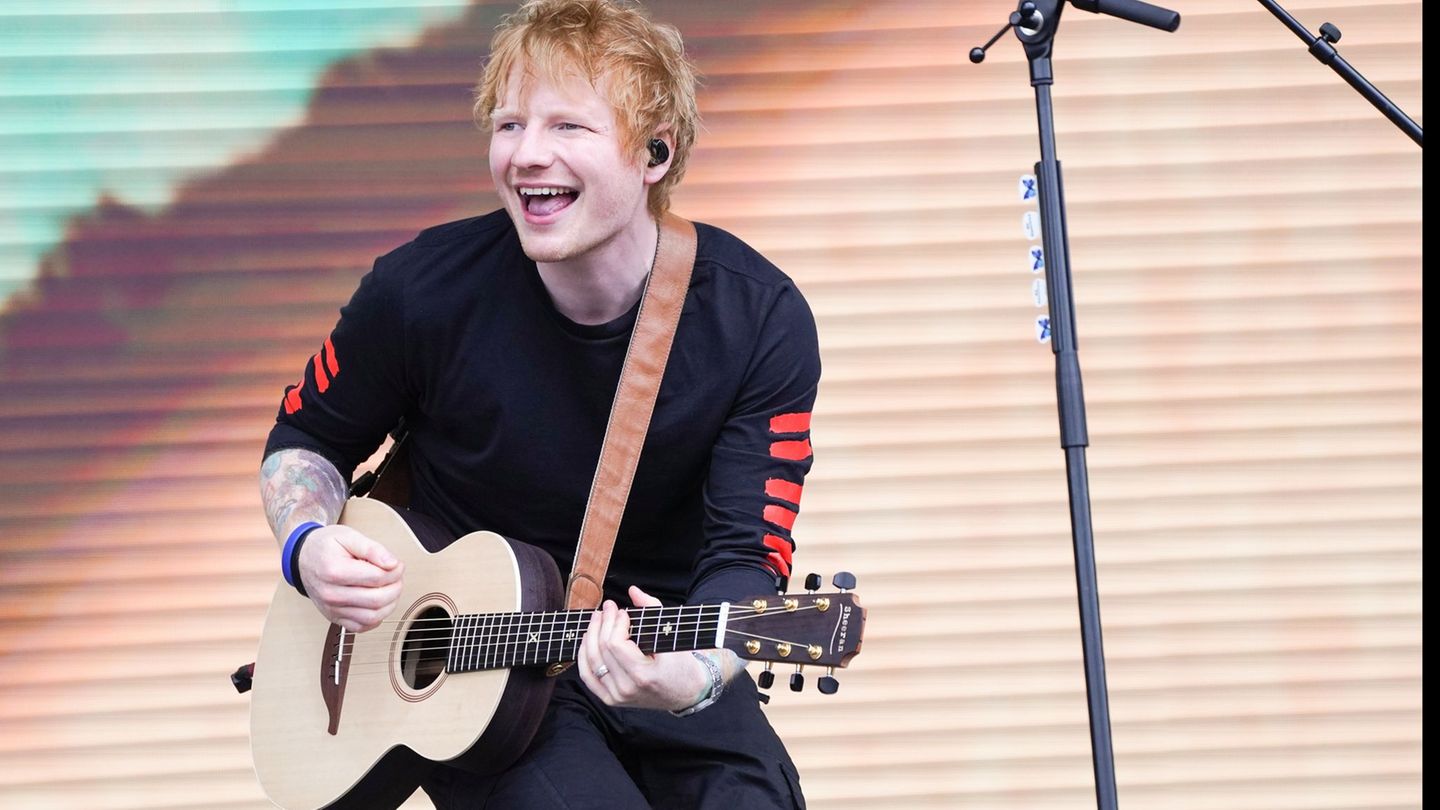 In München wird Ed Sheeran vielleicht auch seine großen Hits wie "Perfect" oder "Bad Habits" spielen. (Archivbild) Foto: Ian Wes
