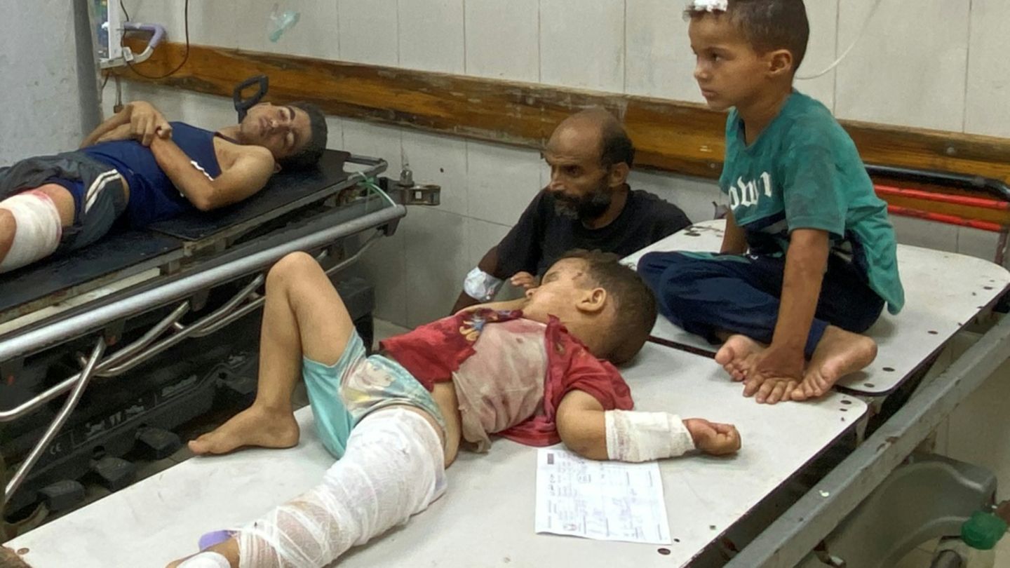 Verletzte palästinensische Kinder in Chan Junis