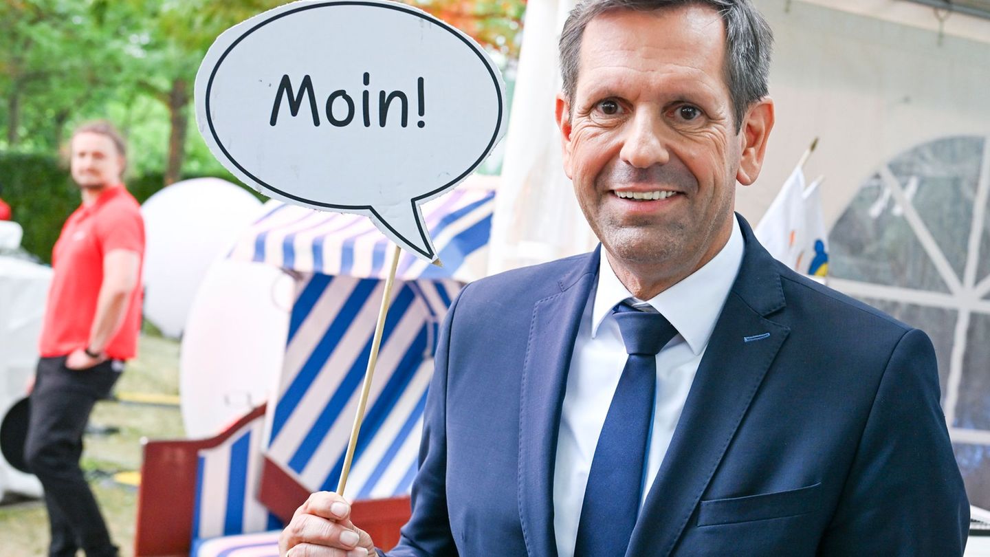Niedersachsens Ministerpräsident Olaf Lies kann nach eigenen Angaben Plattdeutsch besser verstehen als sprechen. (Archivbild) Fo