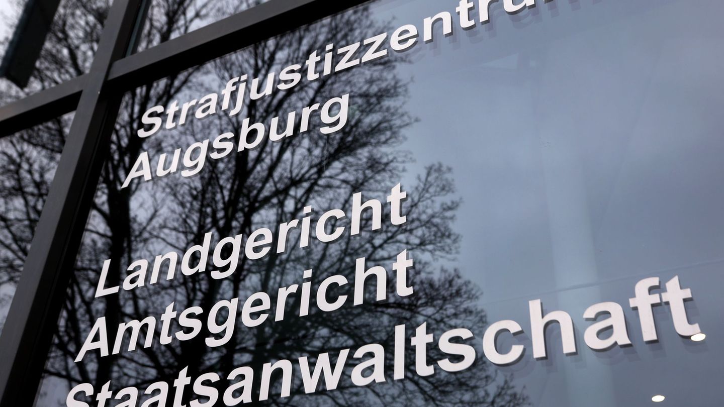 Wegen Bombendrohungen gegen die Augsburger Justiz ist ein Mann zu einer Bewährungsstrafe verurteilt worden. (Archivbild) Foto: K