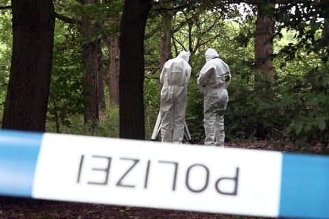 Eine Plakataktion soll dabei helfen, das mutmaßliche Verbrechen aufzuklären. (Archivbild) Foto: ---/dpa