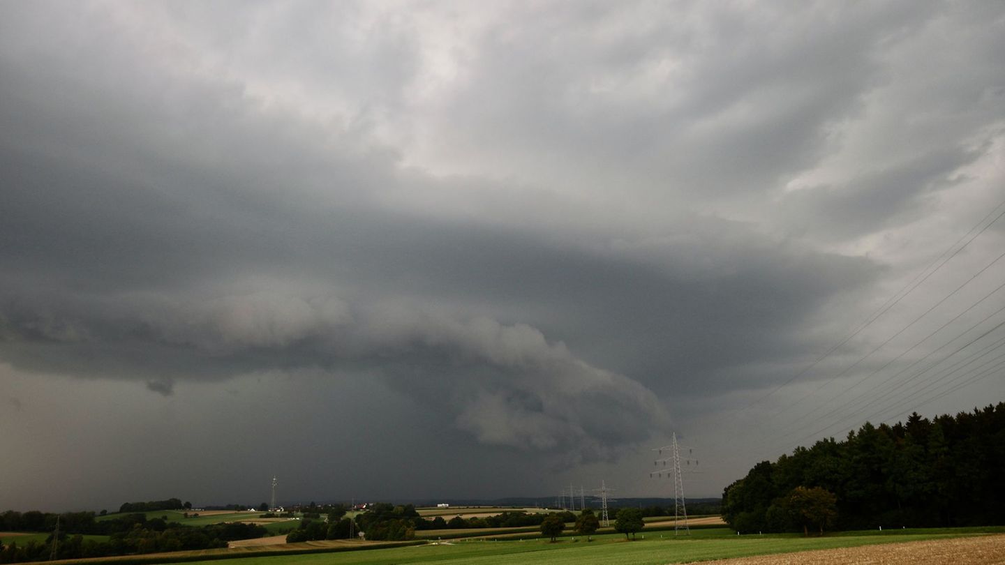 Wetterexperten erwarten Gewitter und unwetterartiger Starkregen - vor allem im Osten Baden-Württembergs. (Symbolbild) Foto: Alex