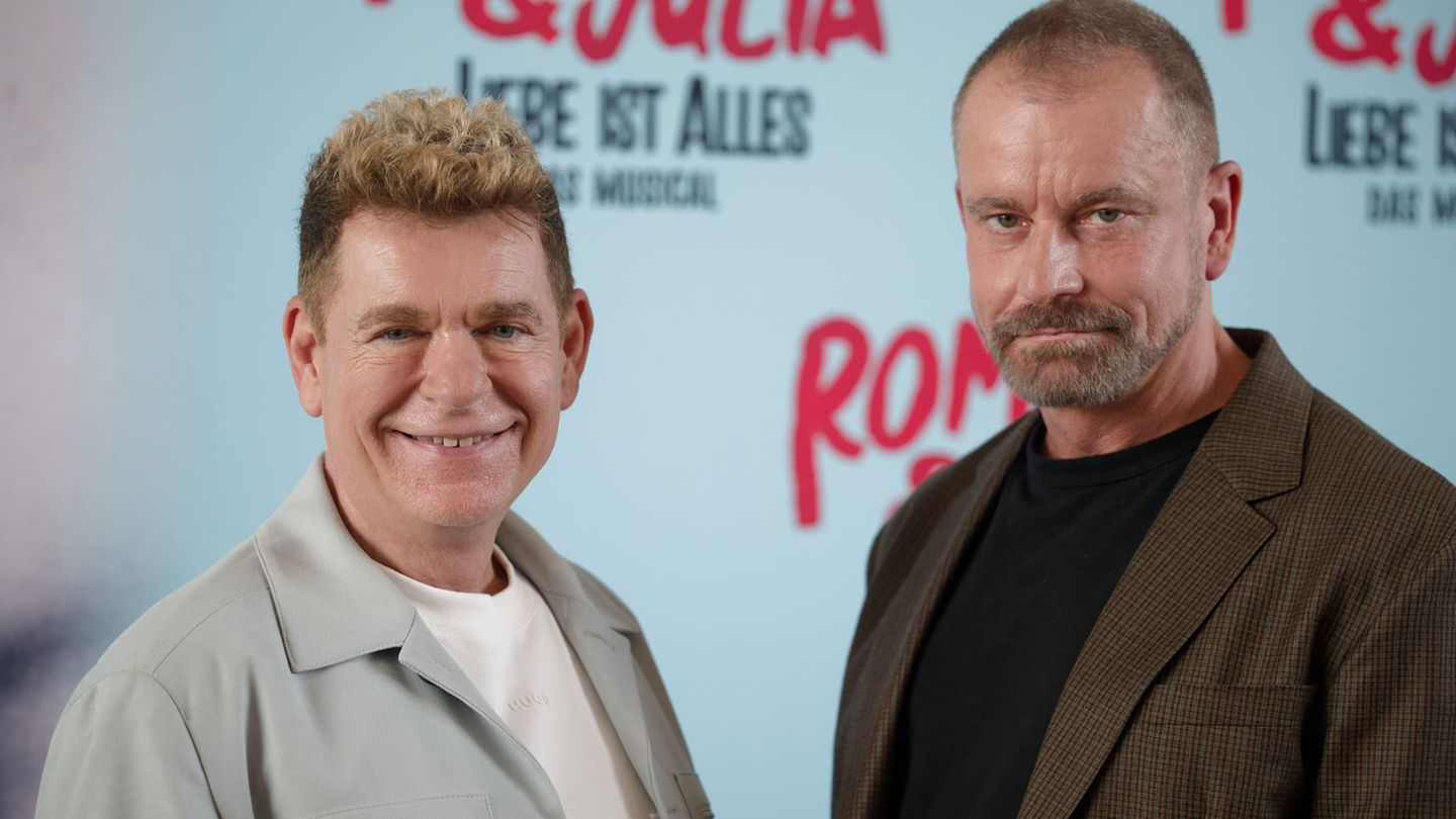 Das Musical "Romeo & Julia – Liebe ist alles" von Peter Plate (links) und Ulf Leo Sommer geht bald auf Tournee. Foto: Henning Ka