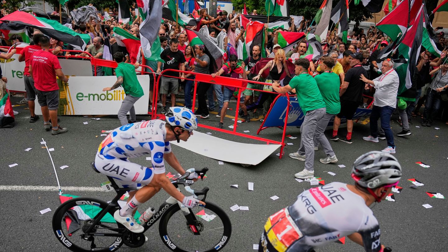 Cycling: Vuelta-Klat: No winner after Pro Palestine protests