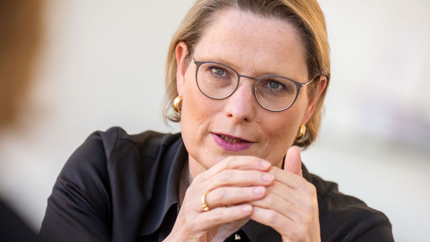 Justizministerin Stefanie Hubig (SPD) will Umweltschutzversprechen in der Werbung nicht mehr einfach so durchgehen lassen. (Arch