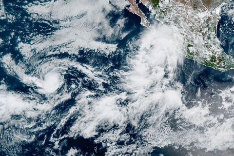 "Lorena" zieht auf die Westküste von Mexiko zu. Foto: Uncredited/NOAA/AP/dpa