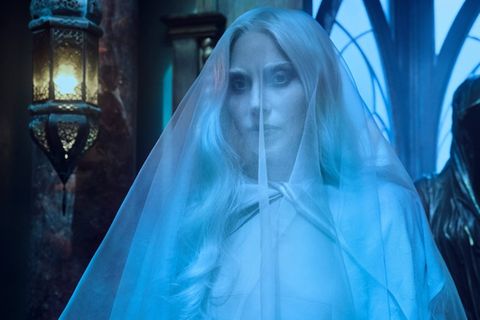 Lady Gaga als Rosaline Rotwood in "Wednesday".