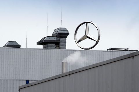 In Ludwigsfelde stellen rund 2.000 Beschäftigte Sprinter mit offenen Baumustern her. (Archivbild) Foto: Soeren Stache/dpa-Zentra
