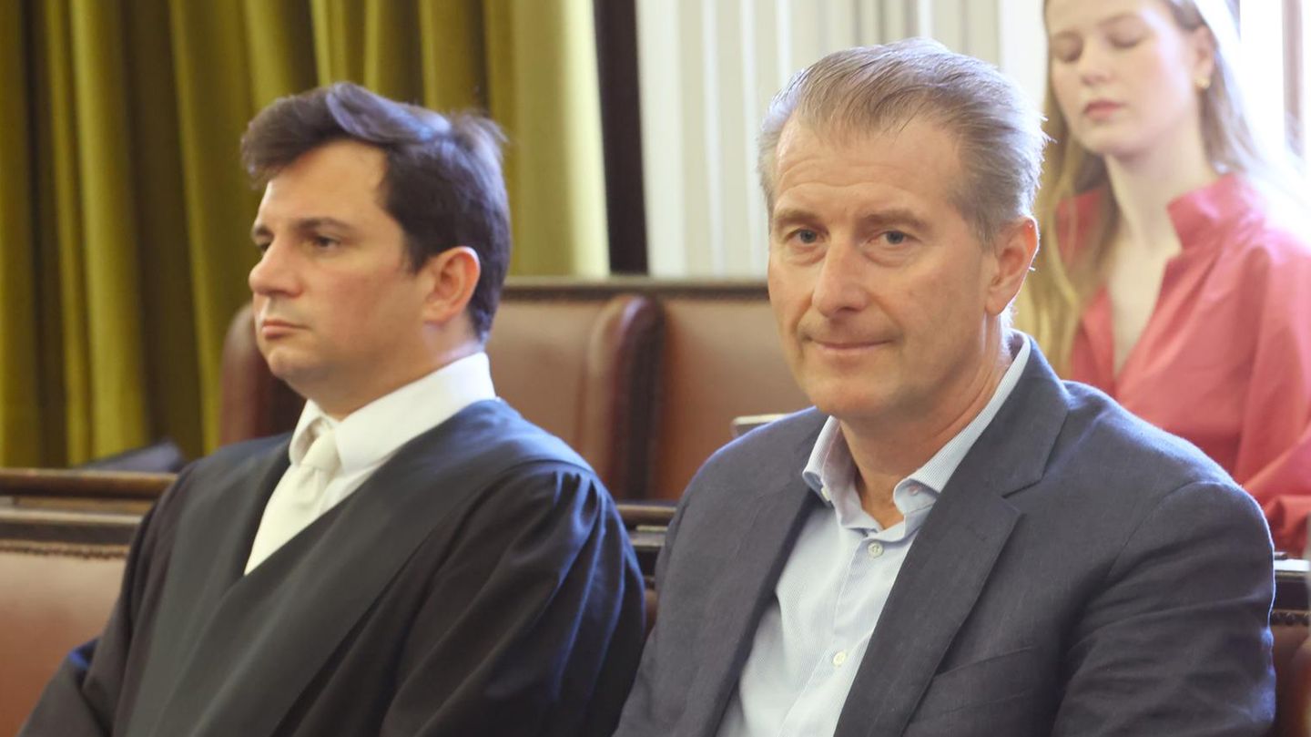 Stephan Hensel und sein Anwalt Philip von der Meden Stephan Hensel und sein Anwalt Philip von der Meden im Gerichtssaal gegen Christina Block