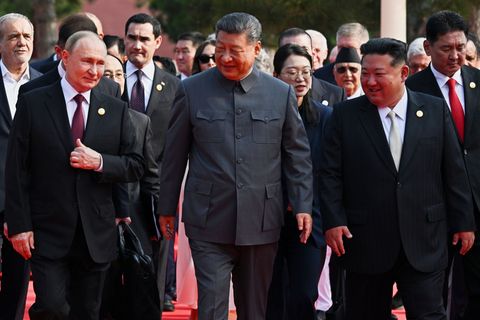 Putin und Xi philosophieren über die Kunst, noch älter zu werden. Foto: Sergei Bobylev/Pool Sputnik Kremlin/dpa