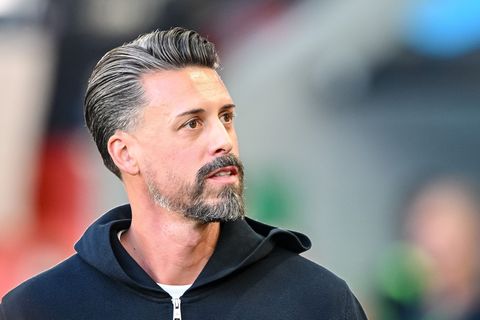 Nutzte die Länderspielpause für ein Testspiel: FCA-Coach Sandro Wagner. (Archivbild) Foto: Harry Langer/dpa