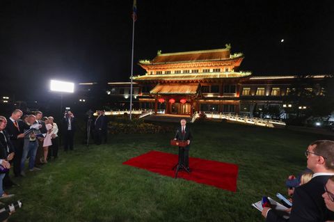 Russland könne seine Ziele in der Ukraine auch militärisch erreichen, sagte Putin bei einer Pressekonferenz in Peking. Foto: Max