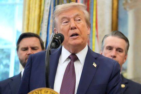 "Ich bin kein Diktator", sagt Trump über sich selbst. (Archivfoto) Foto: Mark Schiefelbein/AP/dpa