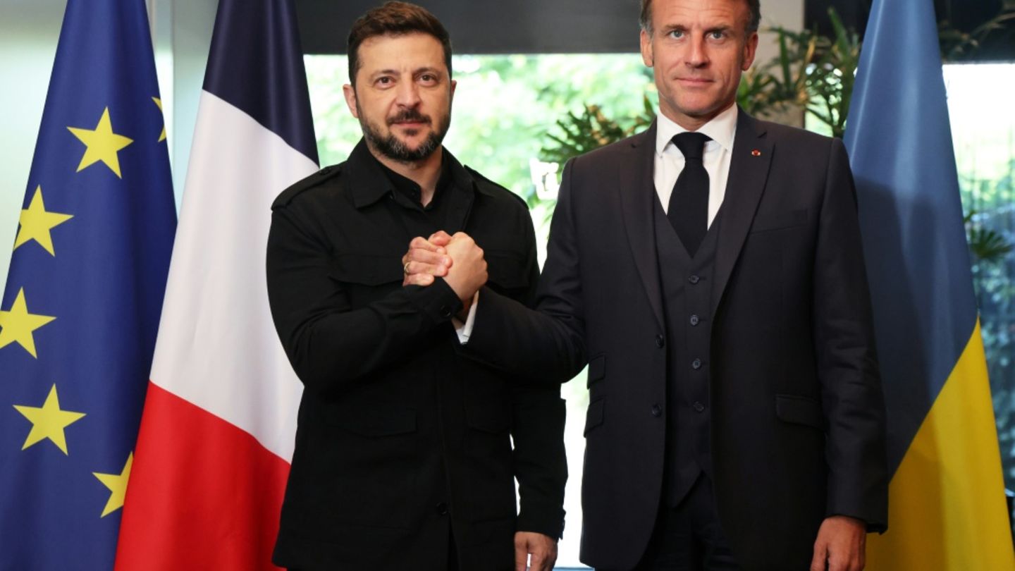 Macron (r.) und Selenskyj im Juni in Den Haag