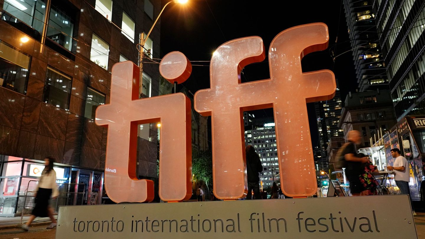 Film Festival: Toronto starts: Jolie, Crowe and Hoss expected