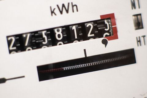 Menschen mit Energieschulden brauchen oft Beratung, um eine Sperre zu verhindern. (Symbolbild) Foto: Sebastian Gollnow/dpa
