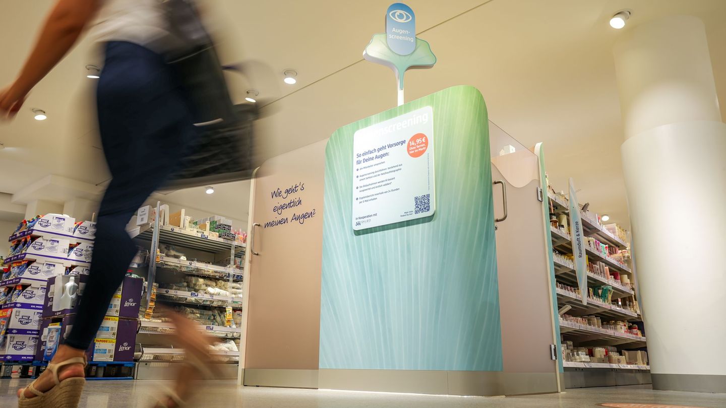Ärzteverbände kritisieren die neuen Gesundheitsdienstleistungen der Drogeriemarktkette. Foto: Christoph Reichwein/dpa
