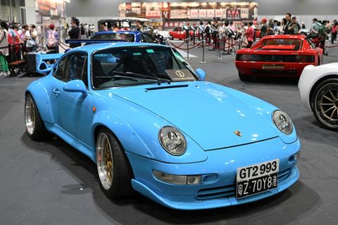 Porsche-Modell auf einer Messe in Hongkong im Juni 2025