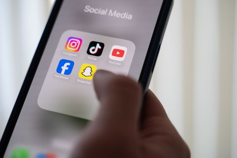 Vorsicht vor Anlage-Tipps auf Social Media (Archivbild). Foto: Alicia Windzio/dpa