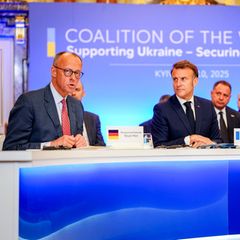 Doppeltes Spiel: Bundeskanzler Friedrich Merz (l.) mit Frankreichs Präsident Emmanuel Macron und dem ukrainischen Präsidenten Wolodymyr Selenskyj