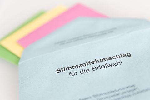 Der Tod von Kommunalwahlkandidaten der AfD nährt Spekulationen im Internet. (Symbolbild) Foto: Friso Gentsch/dpa