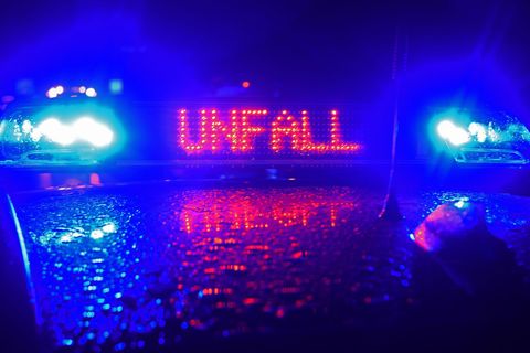 Der 55-Jährige starb noch an der Unfallstelle. (Symbolbild) Foto: Stefan Puchner/dpa
