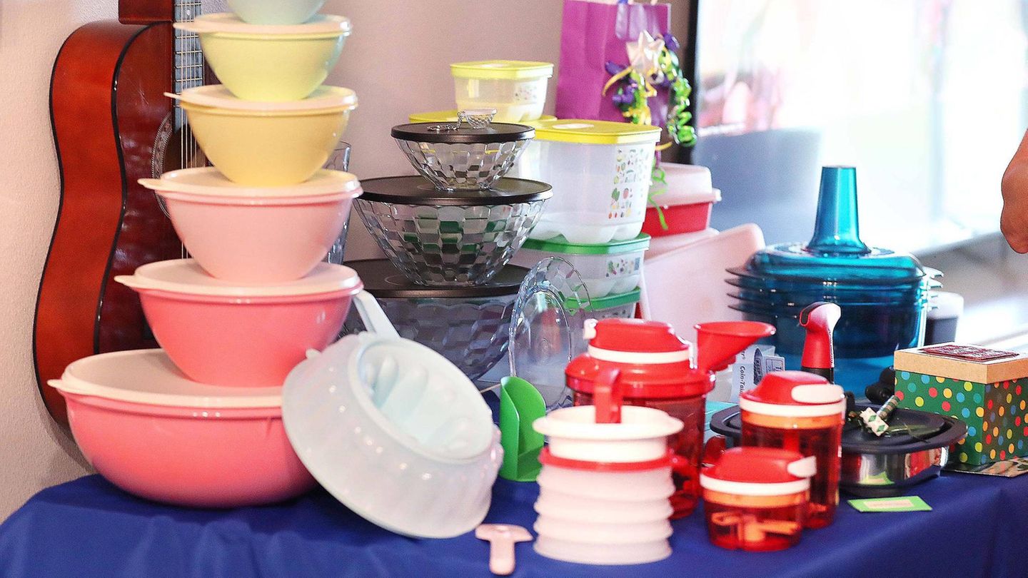 Revival of the cult party: 20,000 Tupperware consultants are in the ...