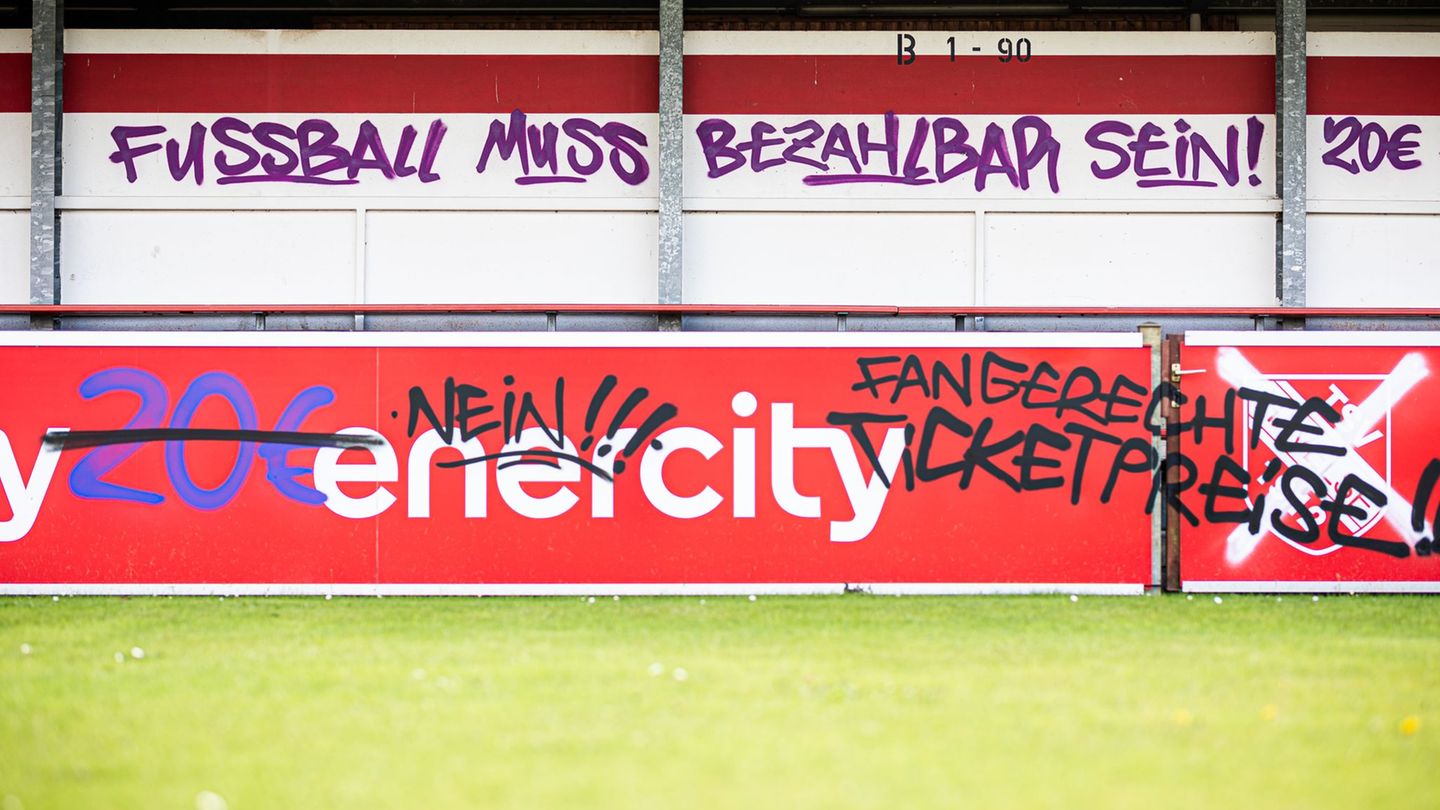 Unbekannte sind in das Stadion des TSV Havelse eingebrochen. Foto: Moritz Frankenberg/dpa