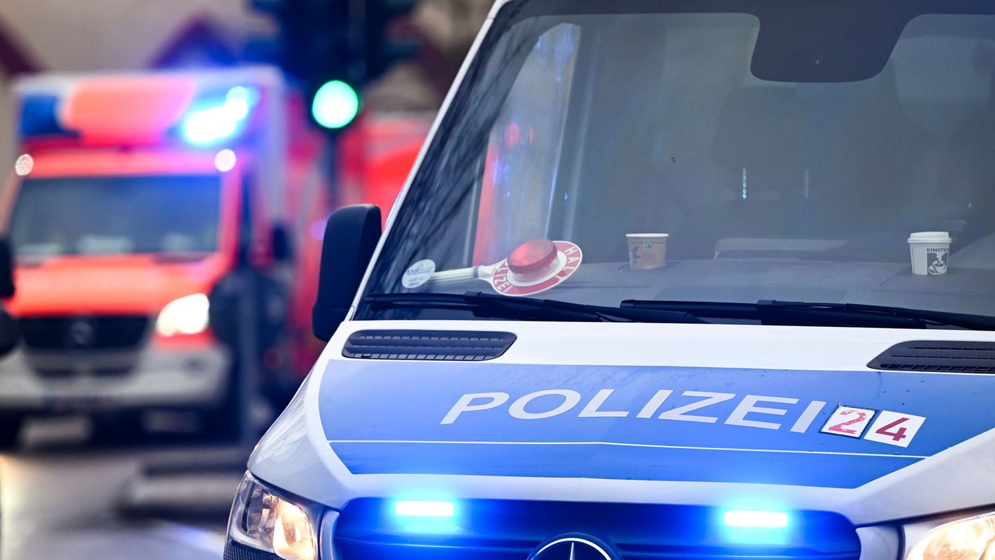 Eine Frau wird tot in einem Wohnhaus in Wilmersdorf gefunden – die Polizei ermittelt wegen eines Tötungsdelikts. (Symbolbild) Fo
