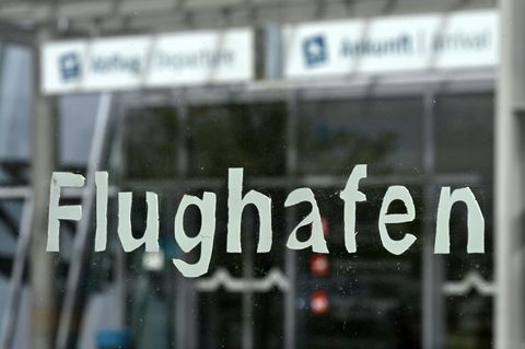 Die AfD Thüringen plant im Falle einer Regierungsbeteiligung eine zentrale Unterbringung aller Asylbewerber am Flughafen Erfurt.